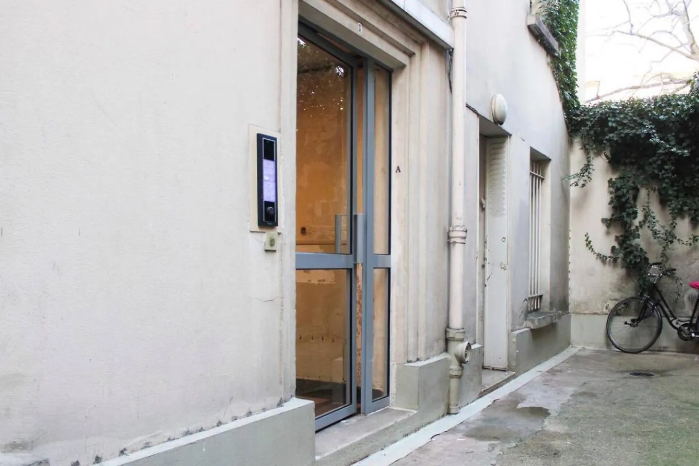 Apartment Appartement Deux Pieces Lumineux Et Sans Vis A Vis Paris